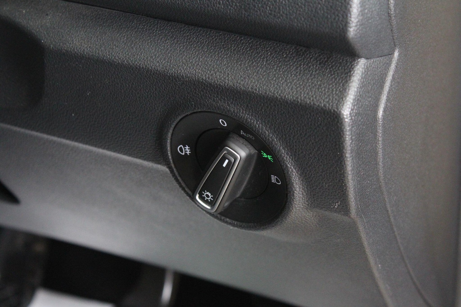 Used Volkswagen T-Roc for sale - 76995943: Photo 46