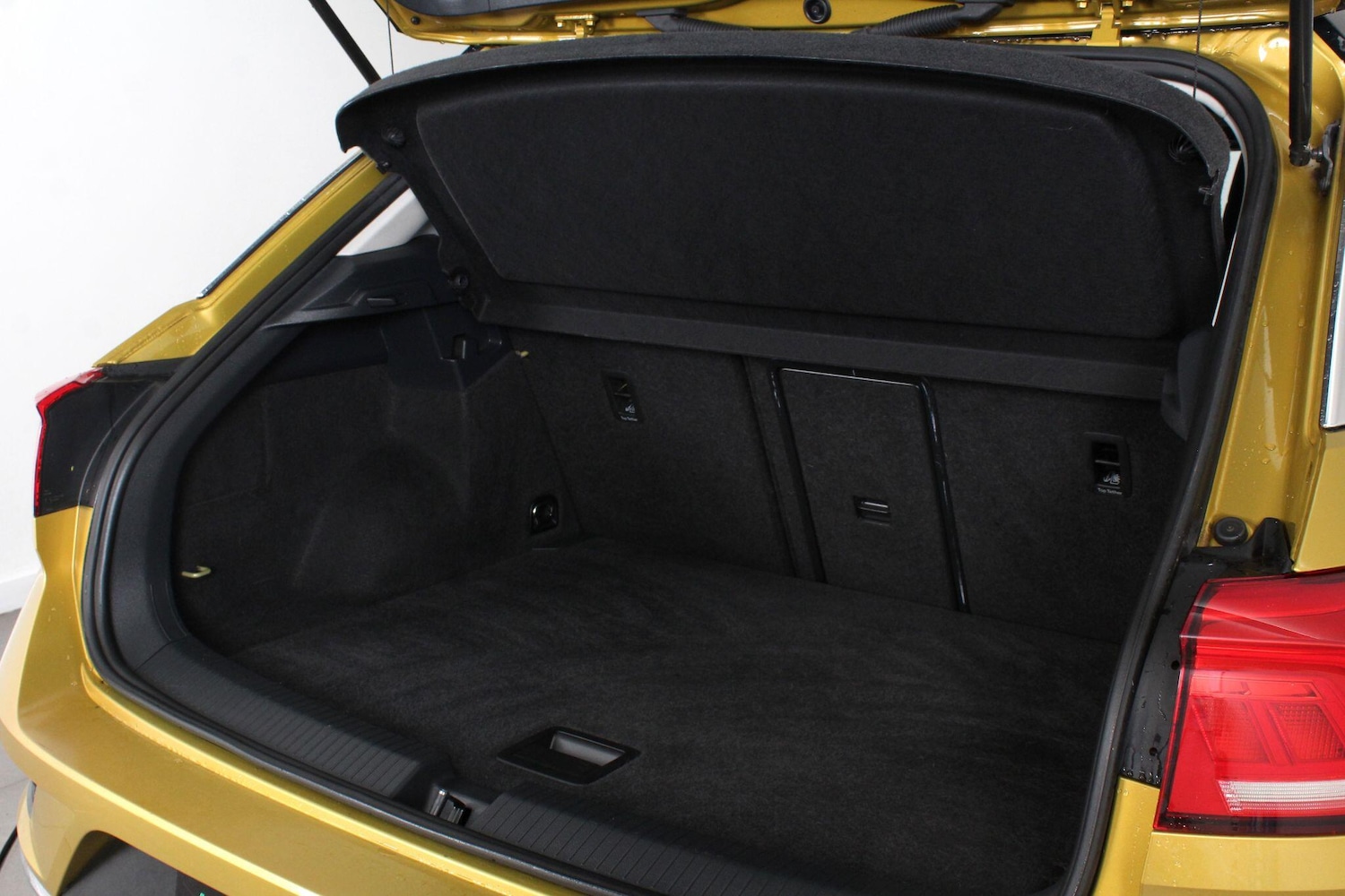 Used Volkswagen T-Roc for sale - 76995943: Photo 69