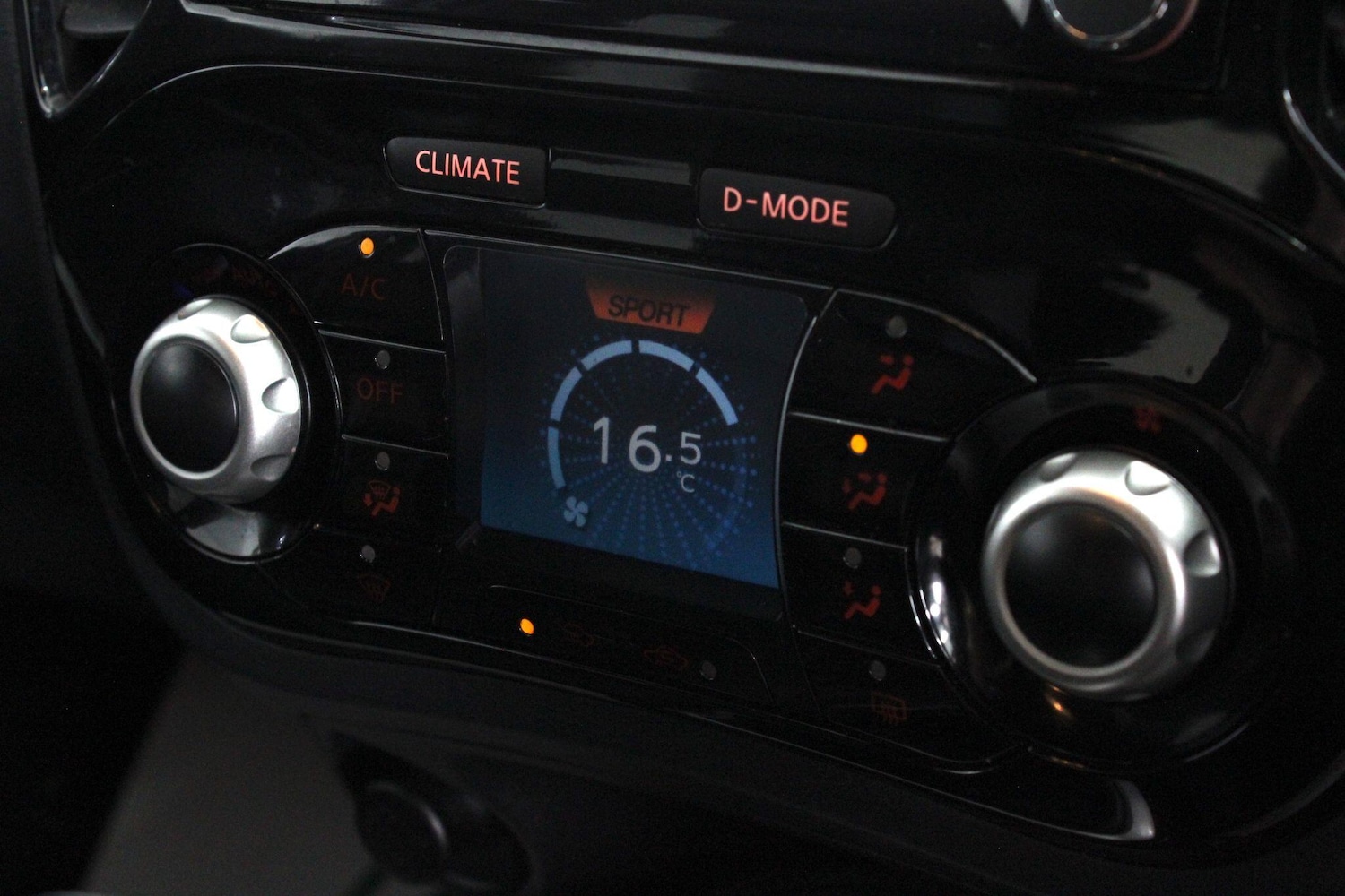 Used Nissan Juke 2016 for sale - 77351615: Photo 39