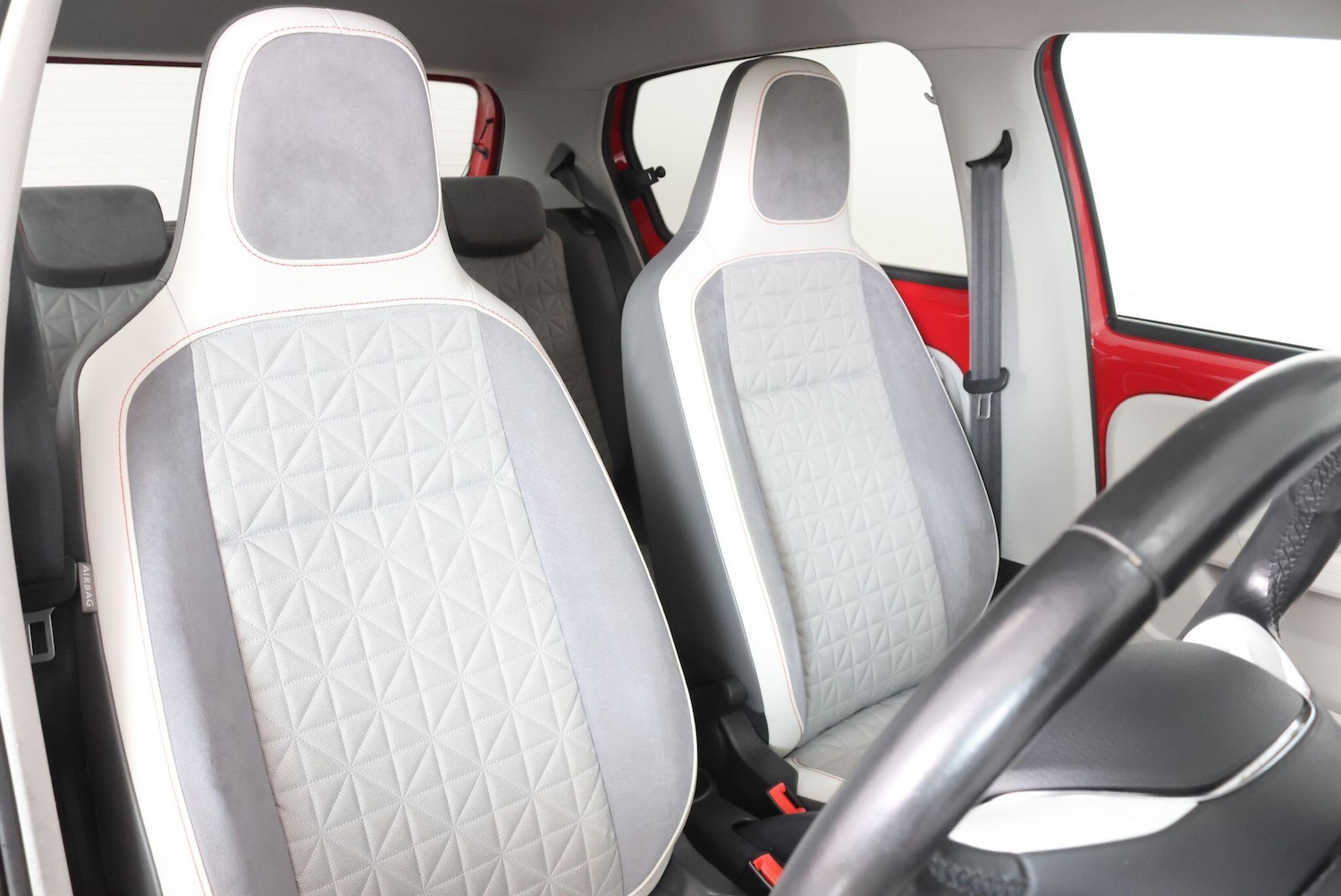 Used Volkswagen up! 2017 for sale - 77598083: Photo 41