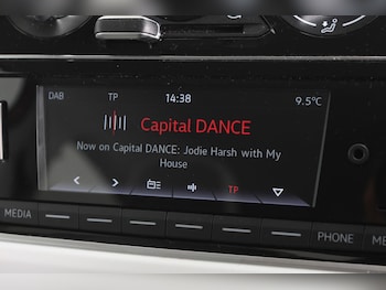 Used Volkswagen up! 2017 for sale - 77598083: Photo