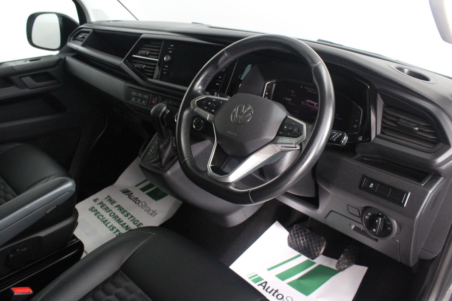 Used Volkswagen Transporter 2023 for sale - 77021081: Photo 2