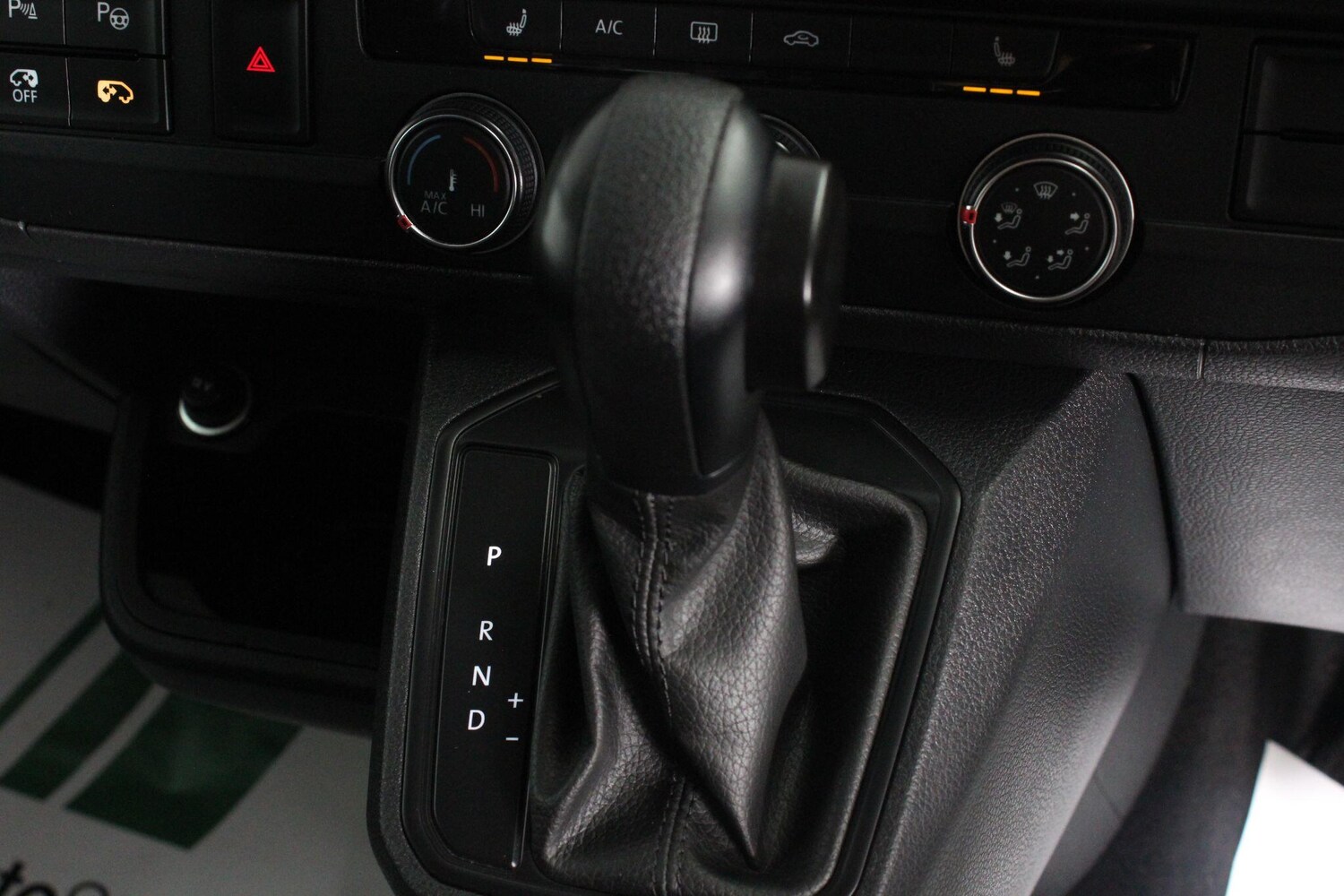 Used Volkswagen Transporter 2023 for sale - 77021081: Photo 32