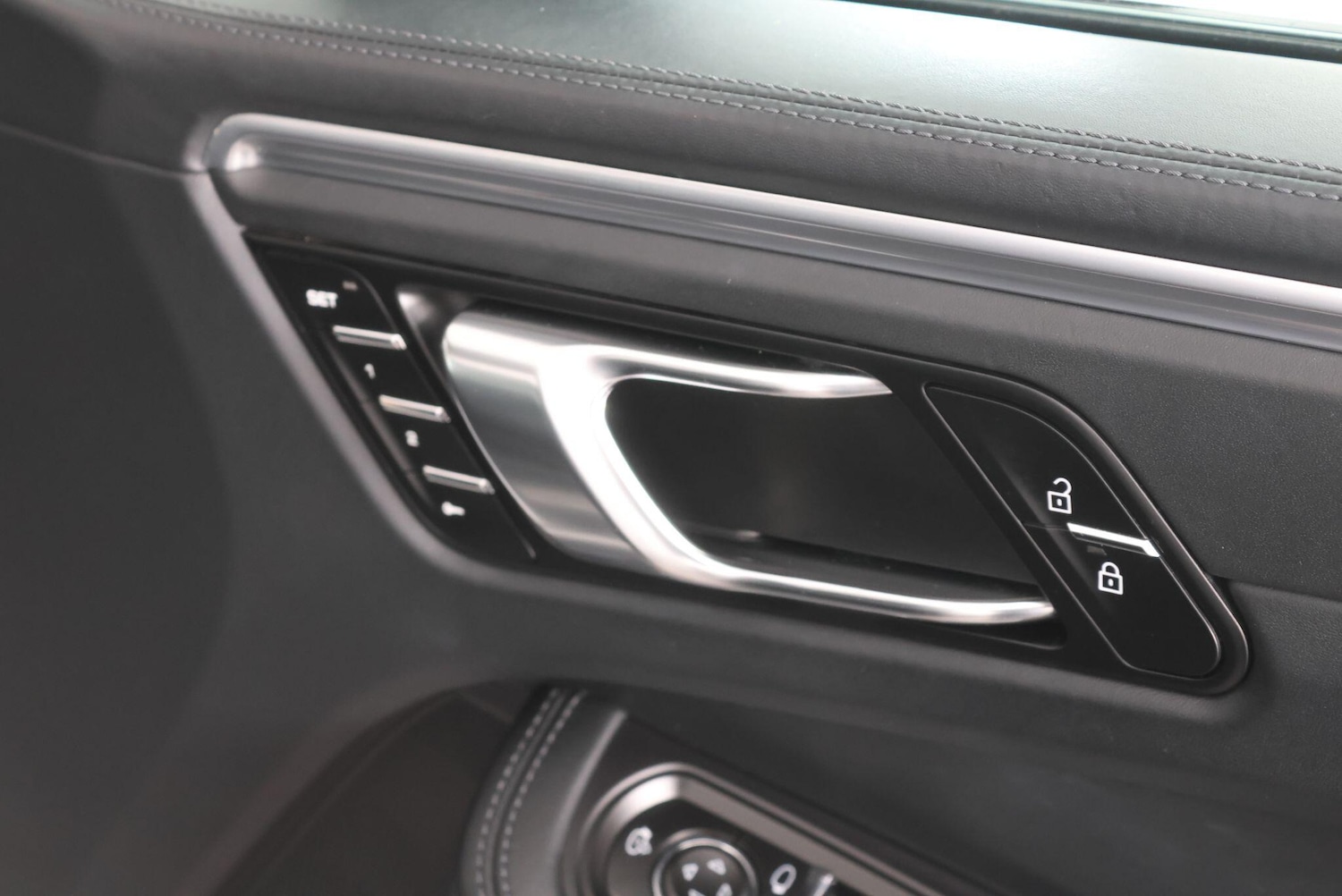 Used Porsche Macan 2021 for sale - 77646622: Photo 42