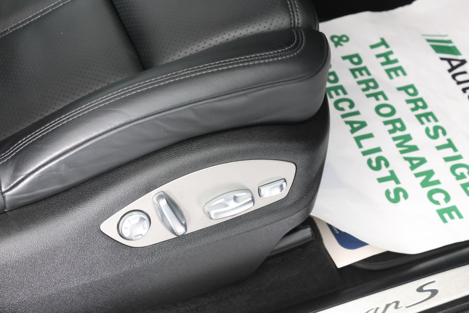 Used Porsche Macan 2021 for sale - 77646622: Photo 45