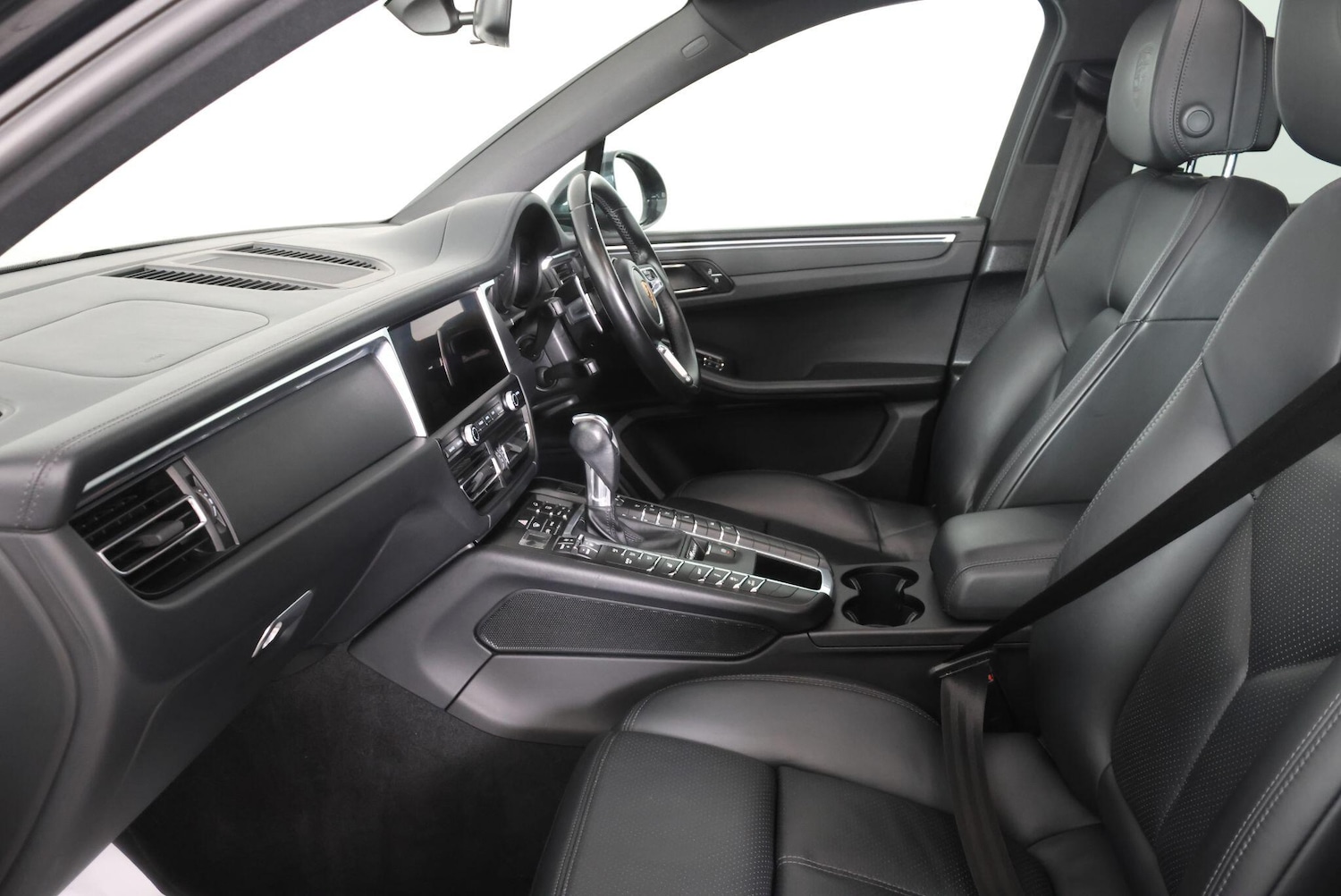 Used Porsche Macan 2021 for sale - 77646622: Photo 46