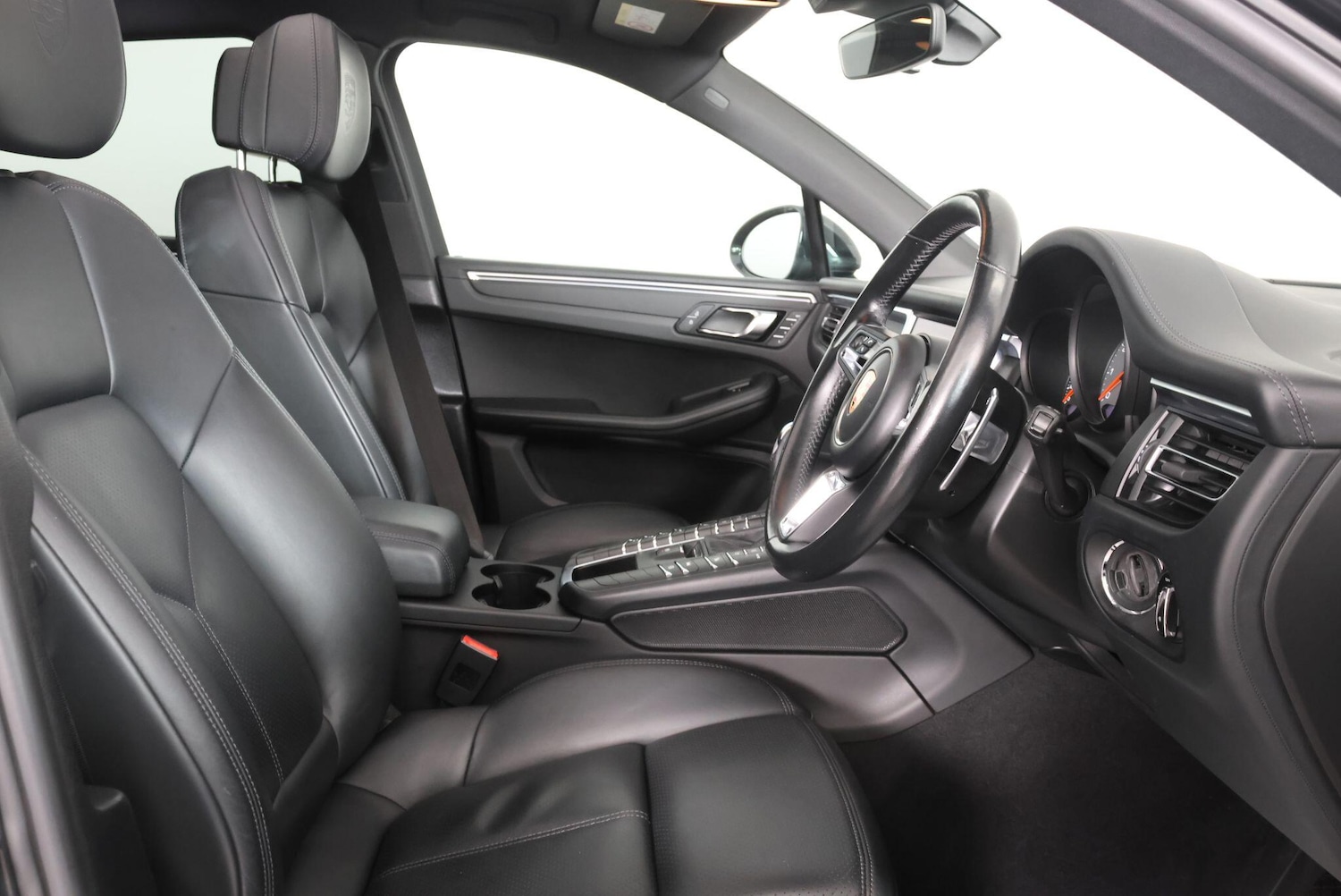 Used Porsche Macan 2021 for sale - 77646622: Photo 50