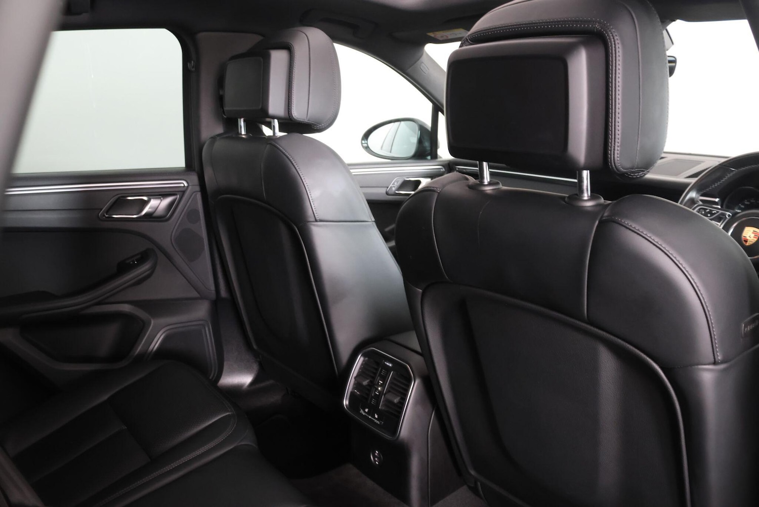 Used Porsche Macan 2021 for sale - 77646622: Photo 62