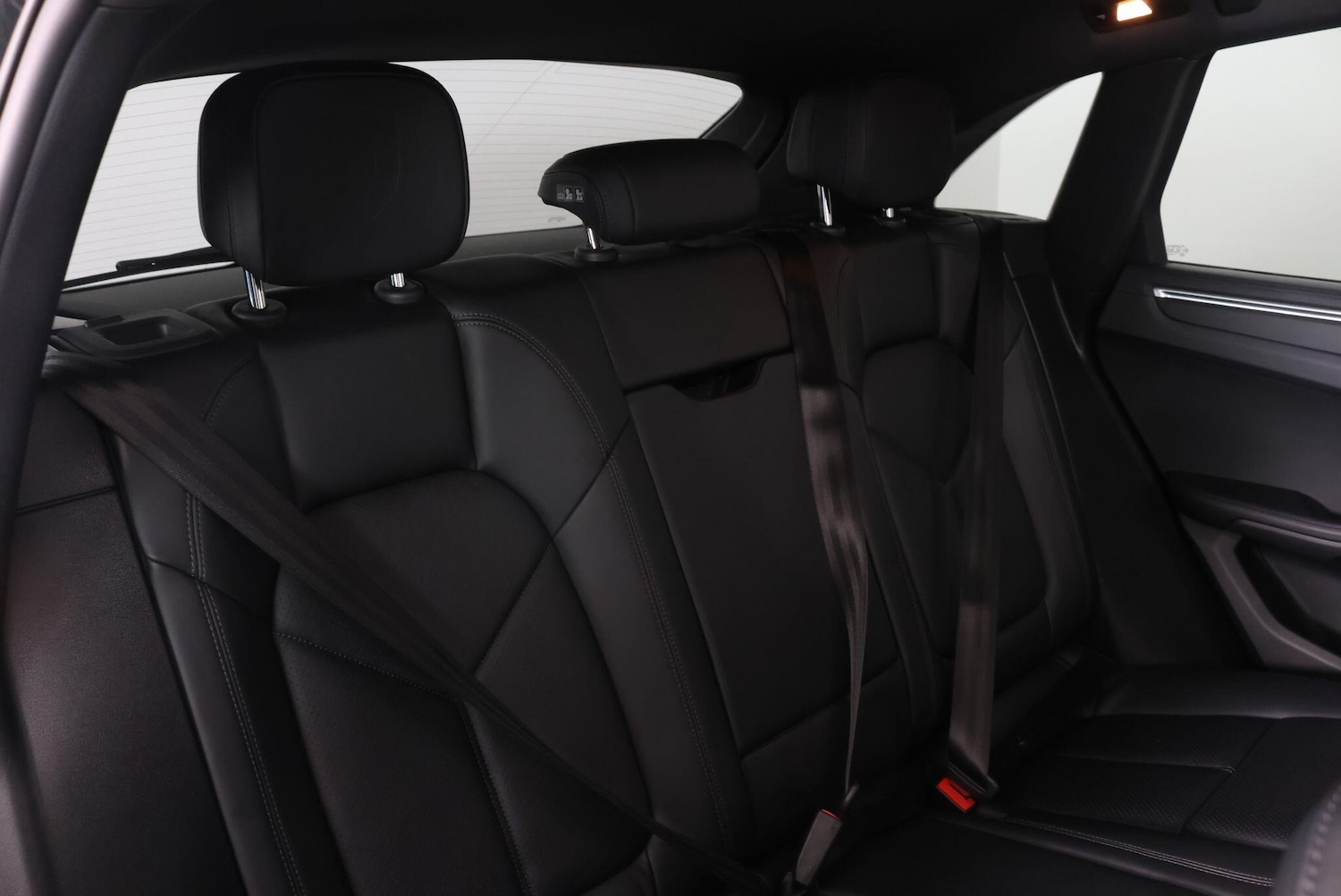 Used Porsche Macan 2021 for sale - 77646622: Photo 65