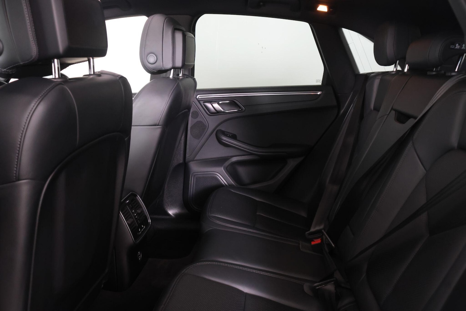 Used Porsche Macan 2021 for sale - 77646622: Photo 66