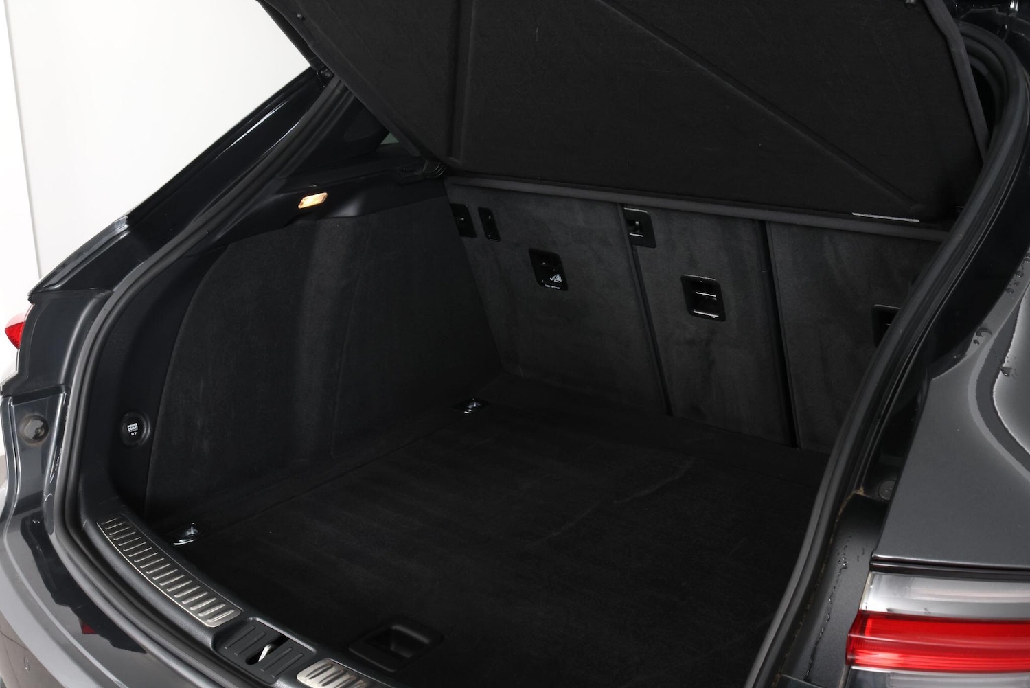 Used Porsche Macan 2021 for sale - 77646622: Photo 77