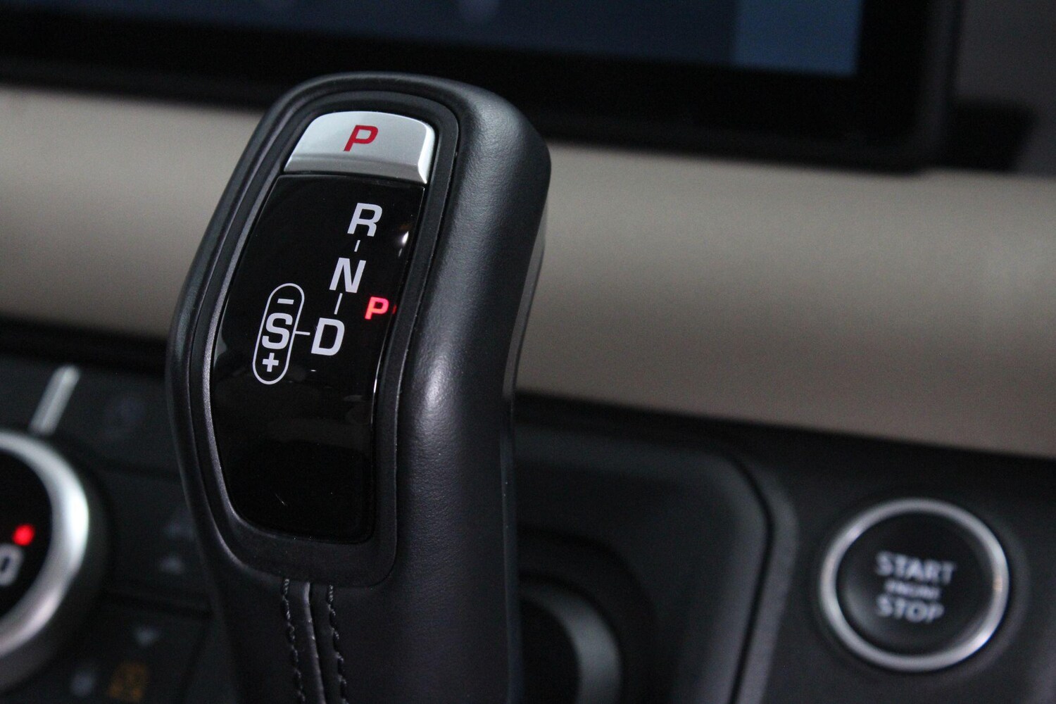 Used Land Rover Defender 2020 for sale - 76988507: Photo 34