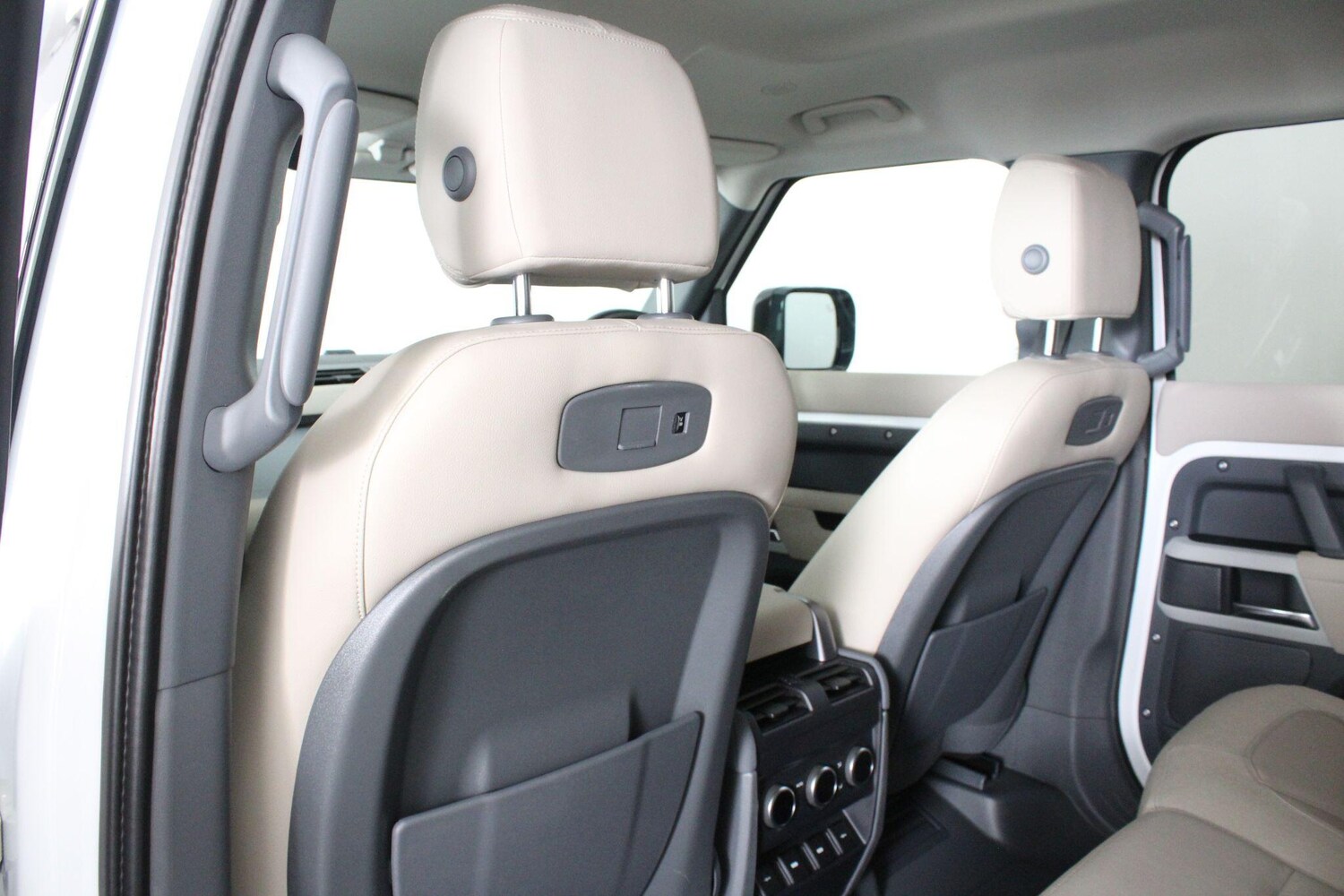 Used Land Rover Defender 2020 for sale - 76988507: Photo 62