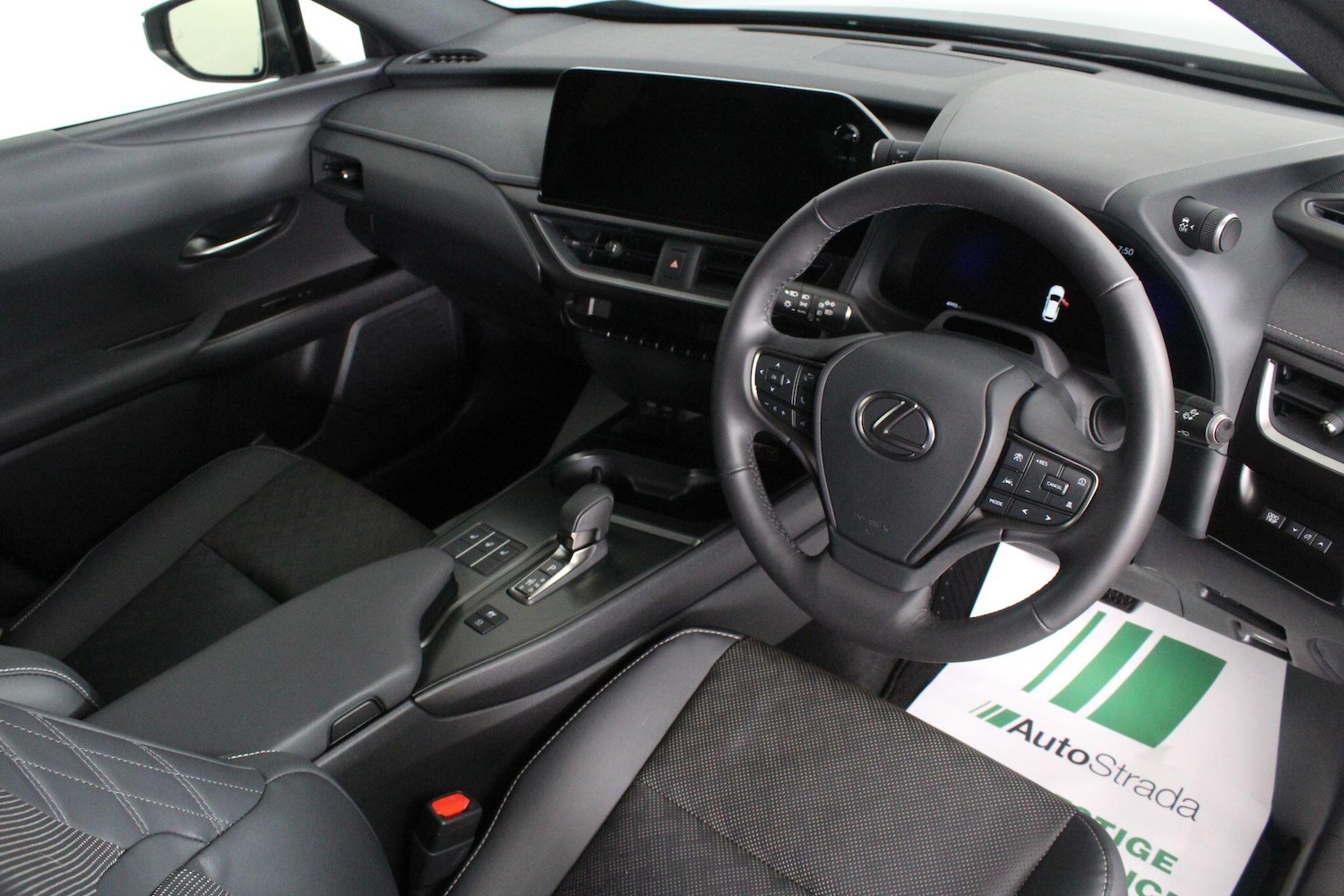 Used Lexus UX for sale - 76994772: Photo 3