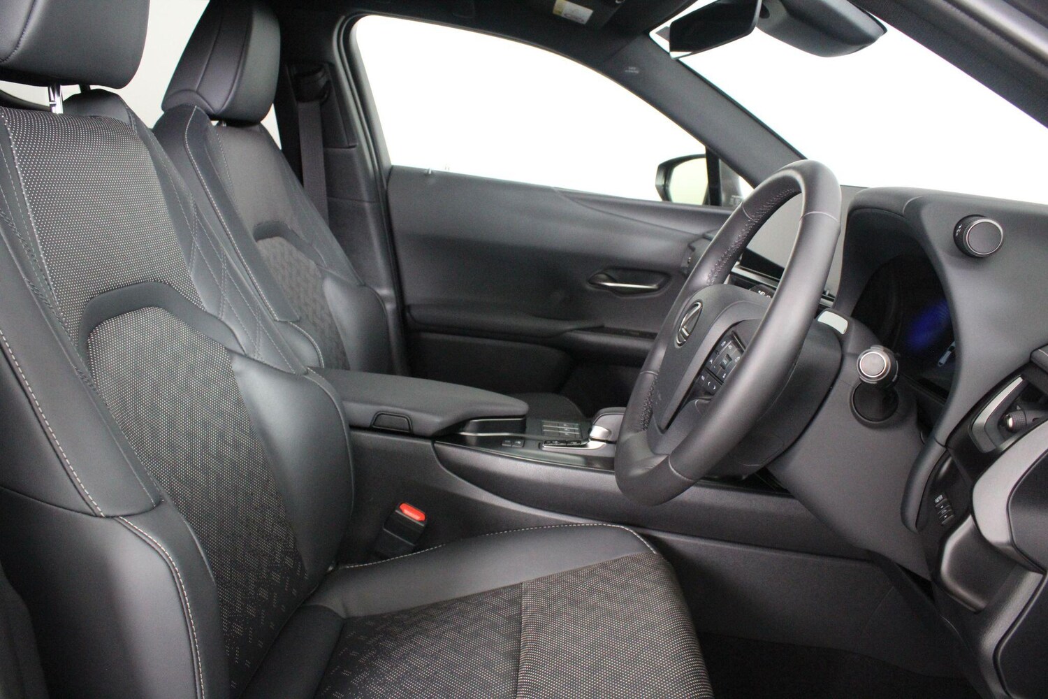 Used Lexus UX for sale - 76994772: Photo 40