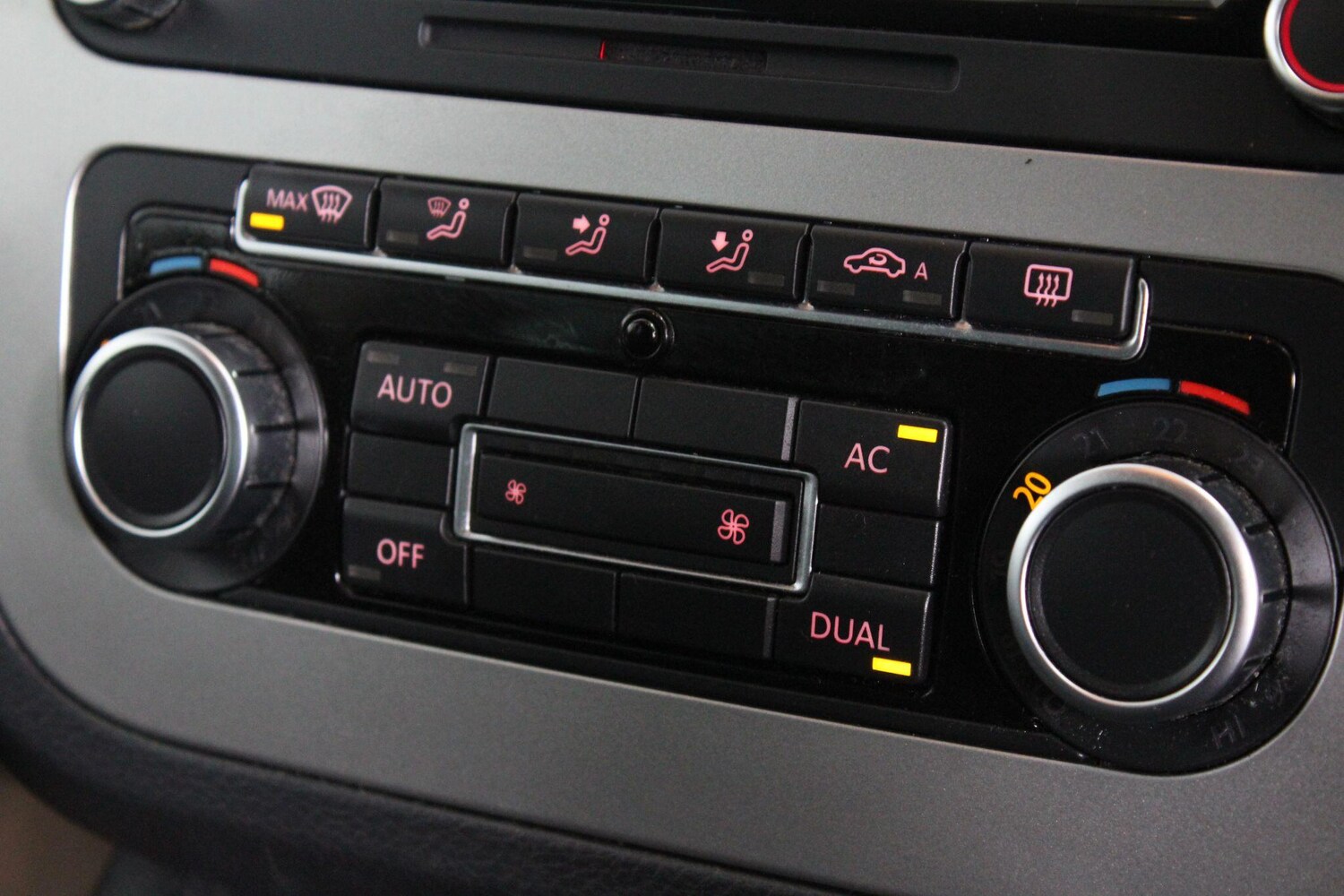 Used Volkswagen Scirocco 2010 for sale - 76989599: Photo 39