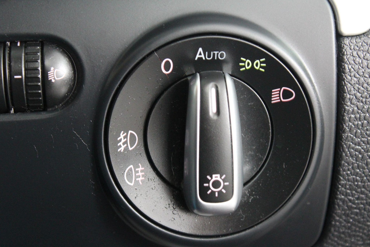 Used Volkswagen Scirocco 2010 for sale - 76989599: Photo 42