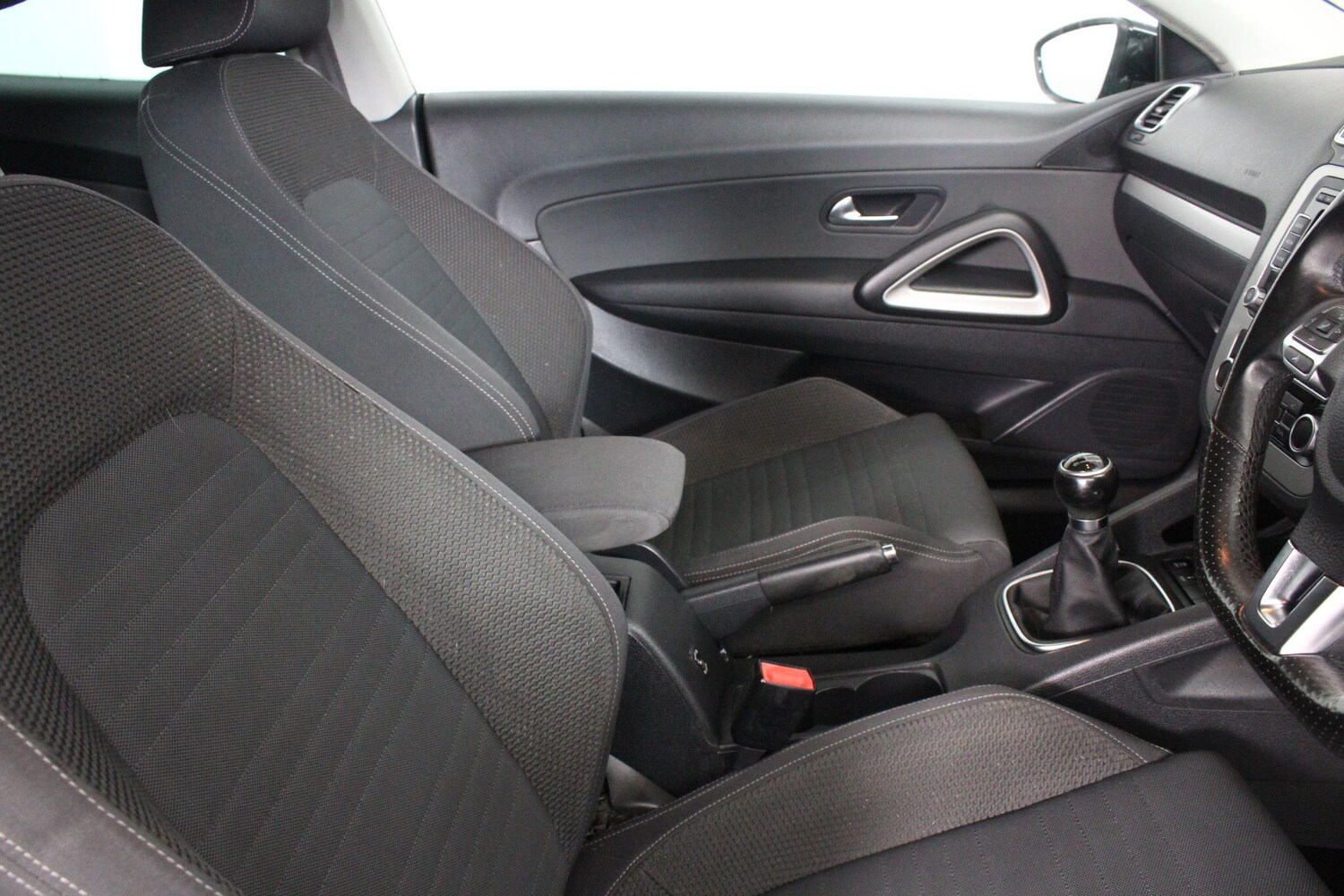 Used Volkswagen Scirocco 2010 for sale - 76989599: Photo 54