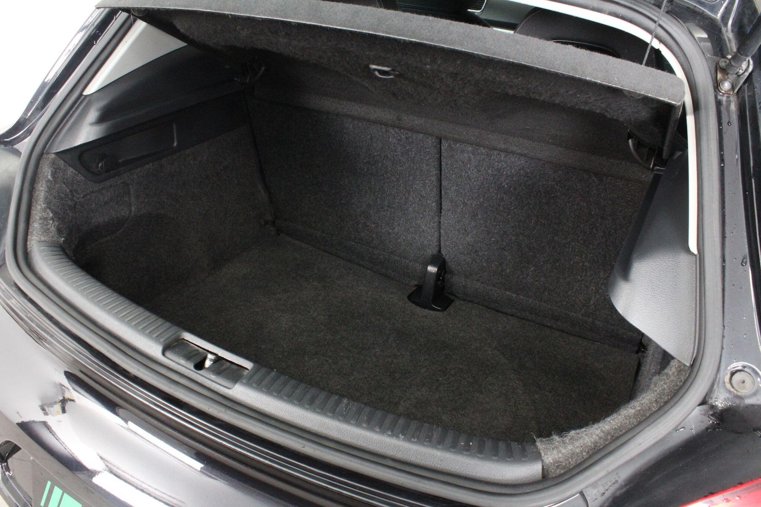 Used Volkswagen Scirocco 2010 for sale - 76989599: Photo 74