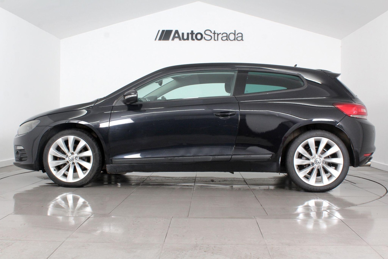 Used Volkswagen Scirocco 2010 for sale - 76989599: Photo 9