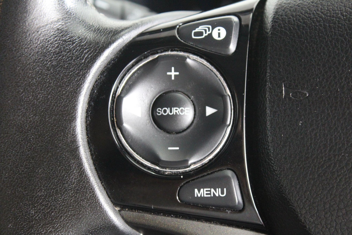 Used Honda Civic 2016 for sale - 76990135: Photo 28