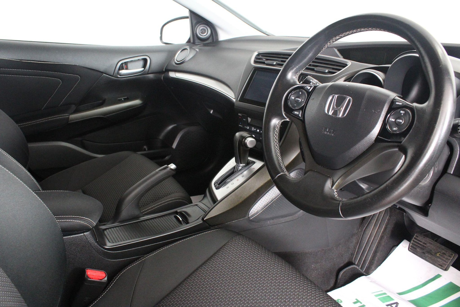 Used Honda Civic 2016 for sale - 76990135: Photo 4