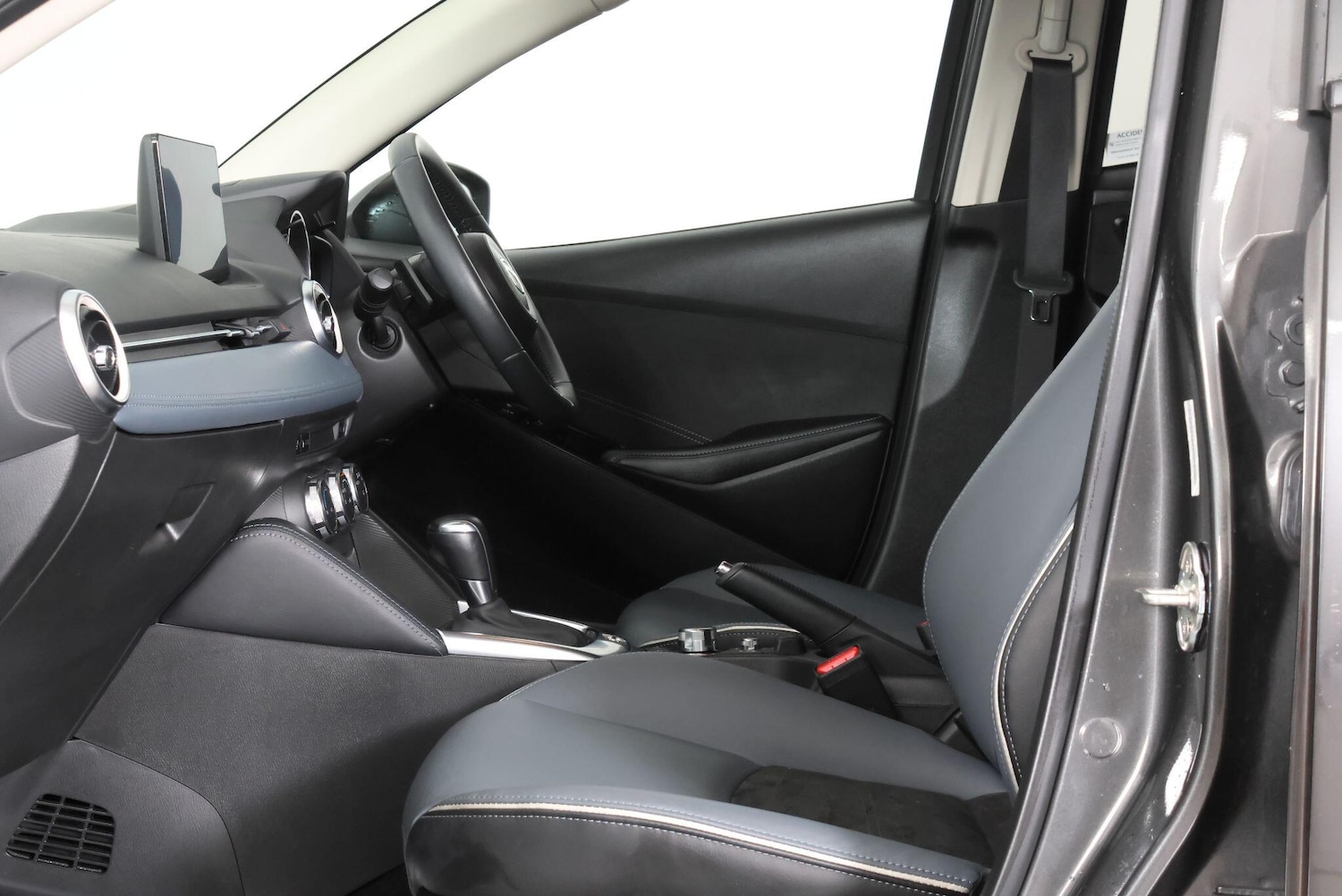 Used Mazda Mazda2 2022 for sale - 77625626: Photo 40