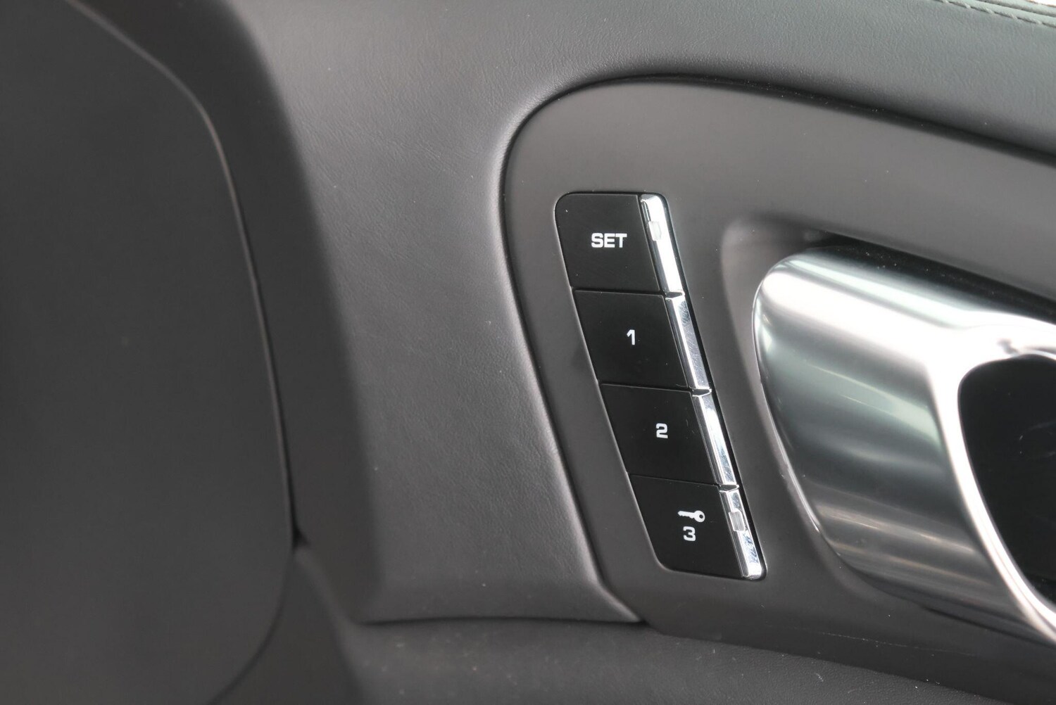 Used Porsche Cayenne 2013 for sale - 77597826: Photo 32