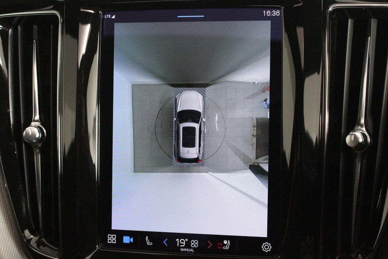 Used Volvo XC60 2021 for sale - 77574584: Photo 38