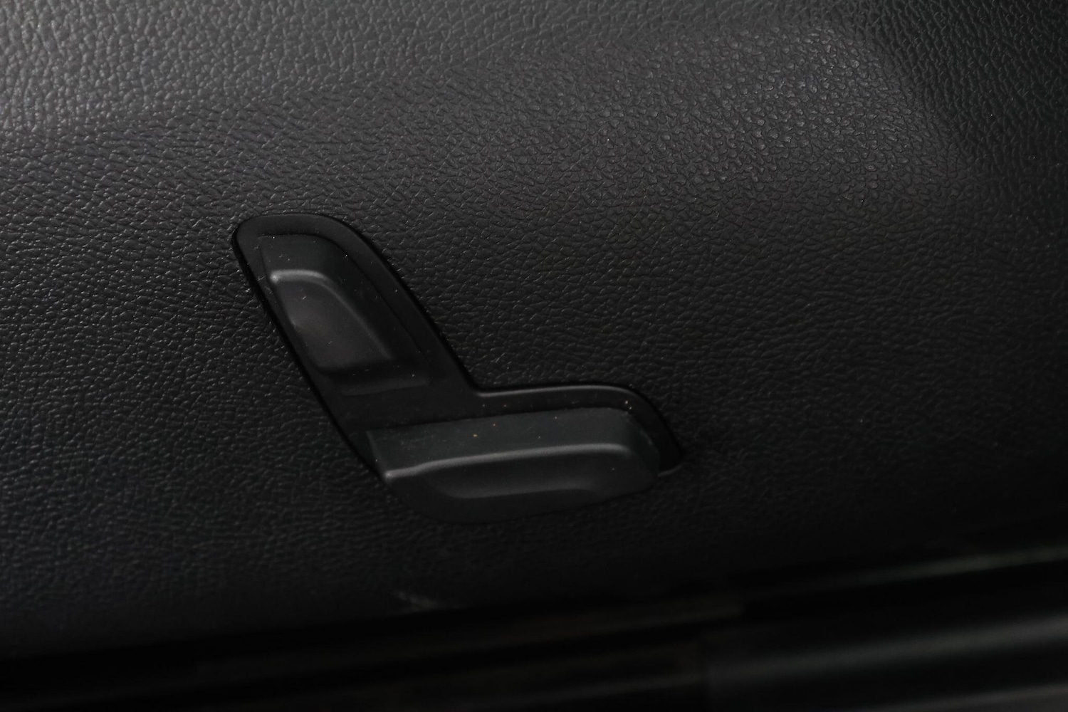 Used Mercedes-Benz E Class 2016 for sale - 77015891: Photo 25