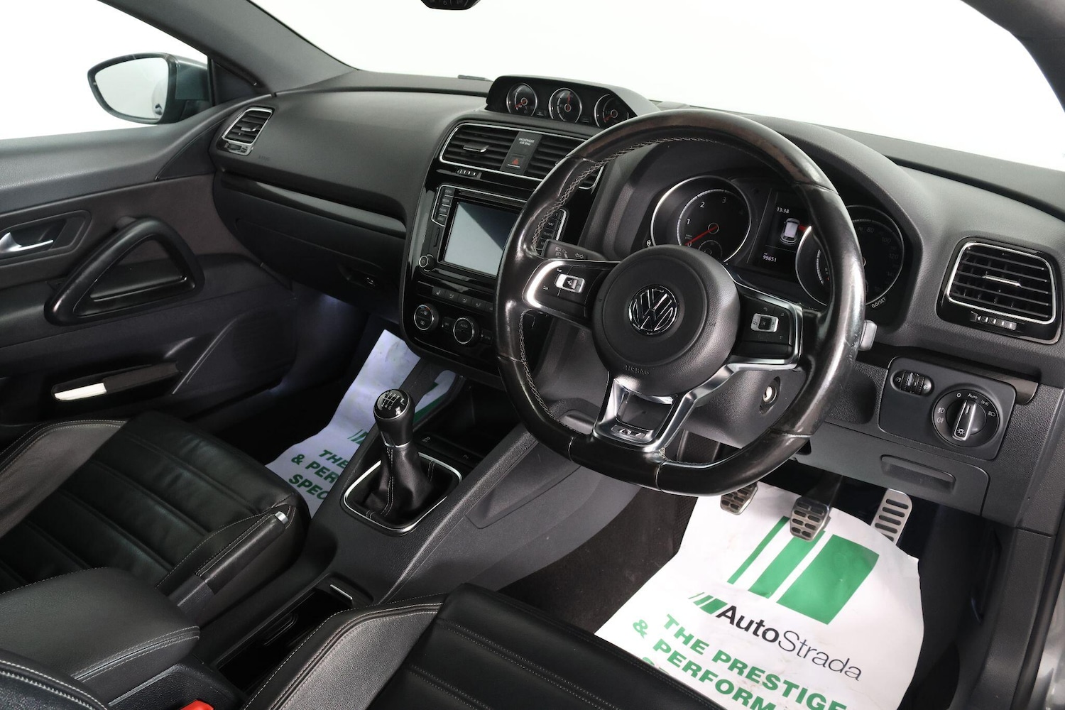 Used Volkswagen Scirocco 2016 for sale - 77021336: Photo 3