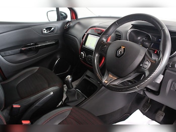 Used Renault Captur 2015 for sale - 76990705: Photo