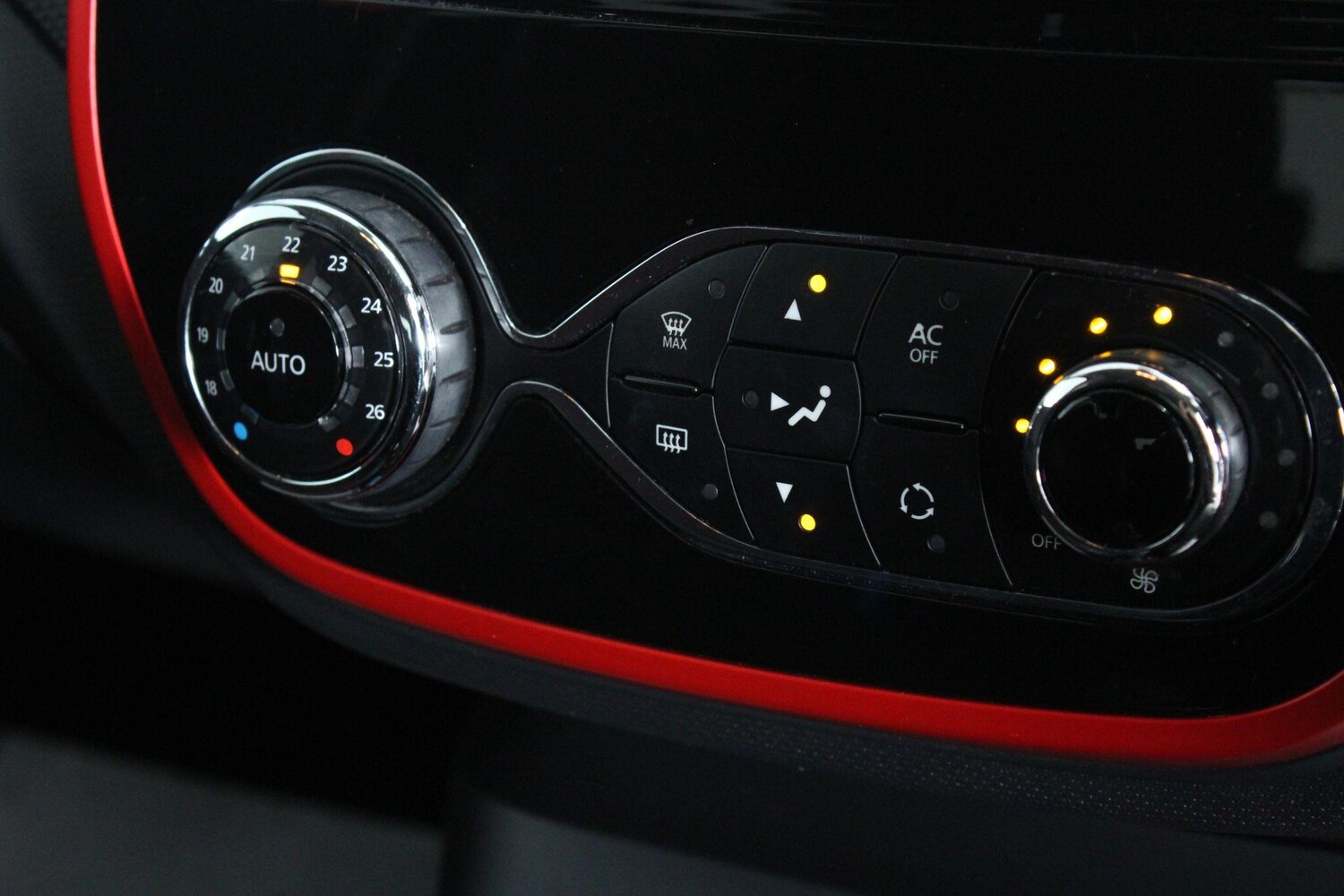 Used Renault Captur 2015 for sale - 76990705: Photo 45