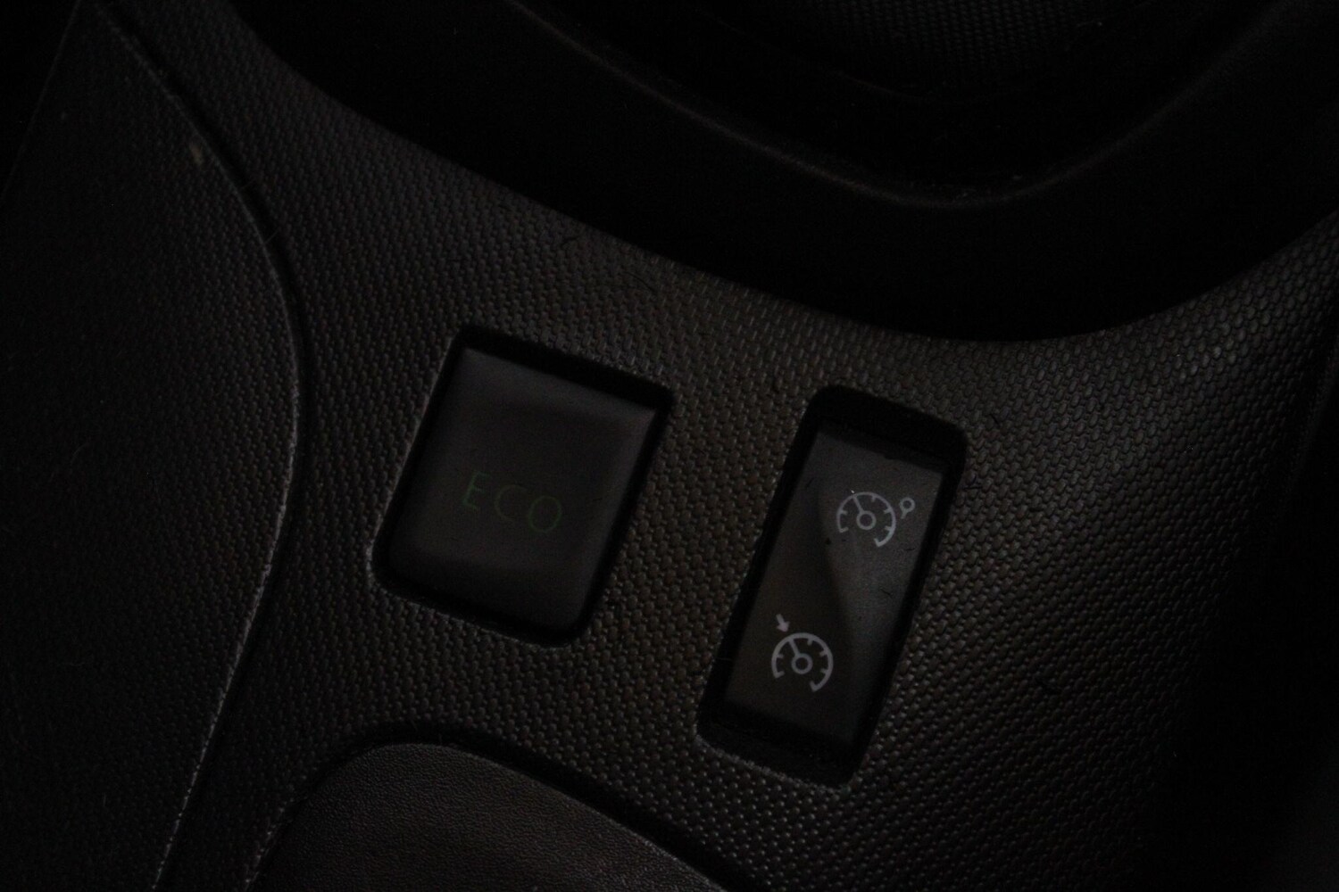 Used Renault Captur 2015 for sale - 76990705: Photo 47