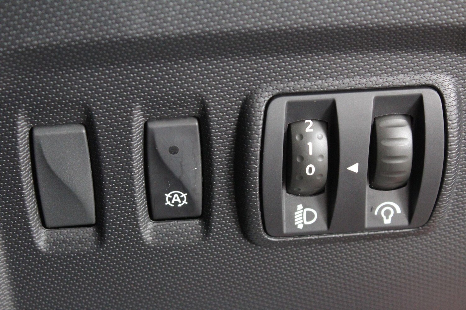 Used Renault Captur 2015 for sale - 76990705: Photo 50