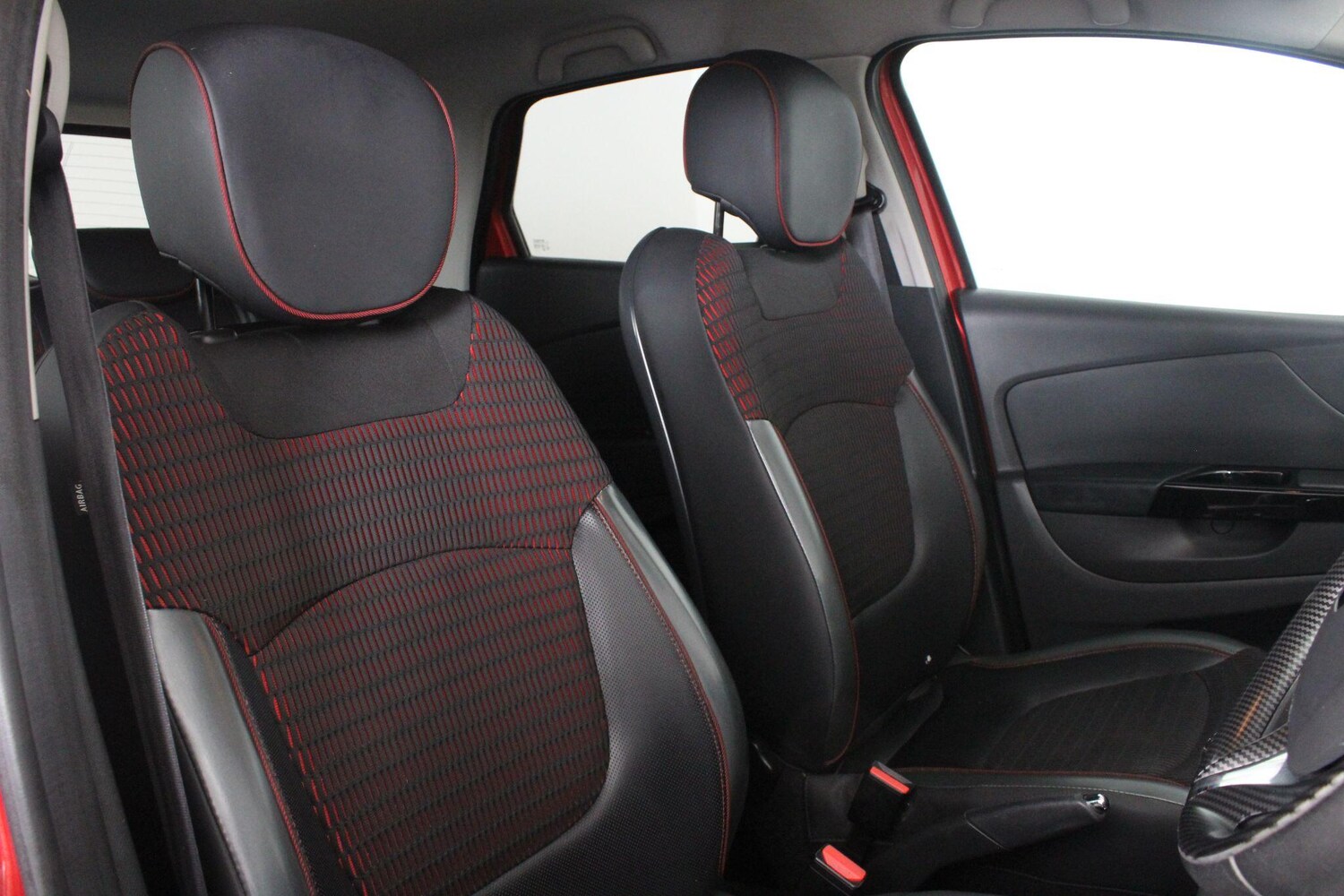 Used Renault Captur 2015 for sale - 76990705: Photo 60