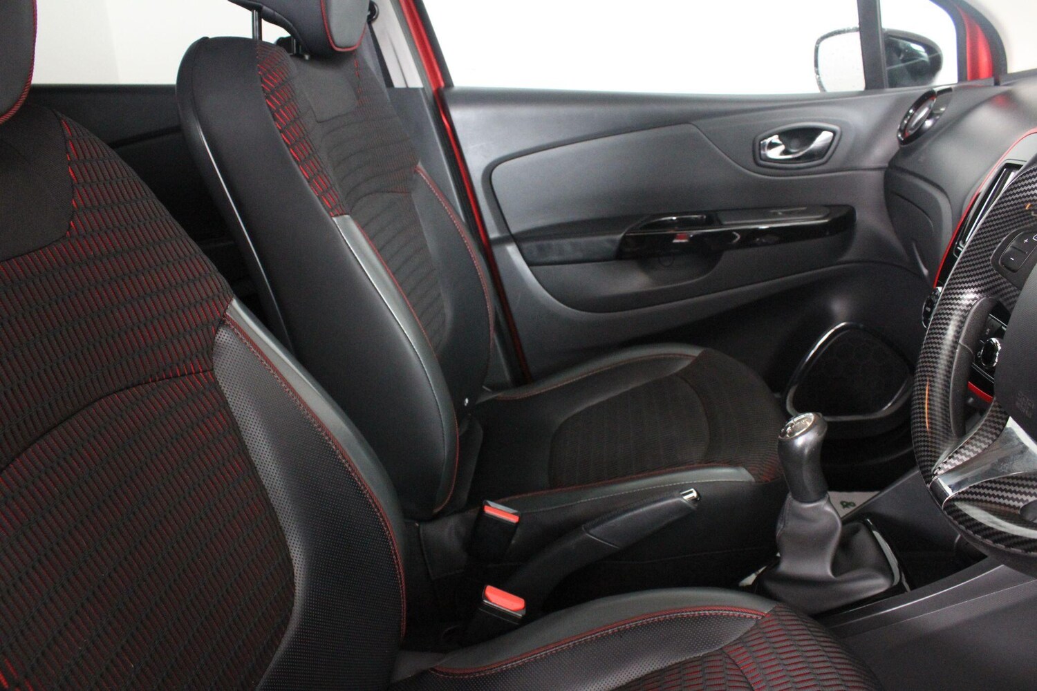 Used Renault Captur 2015 for sale - 76990705: Photo 61