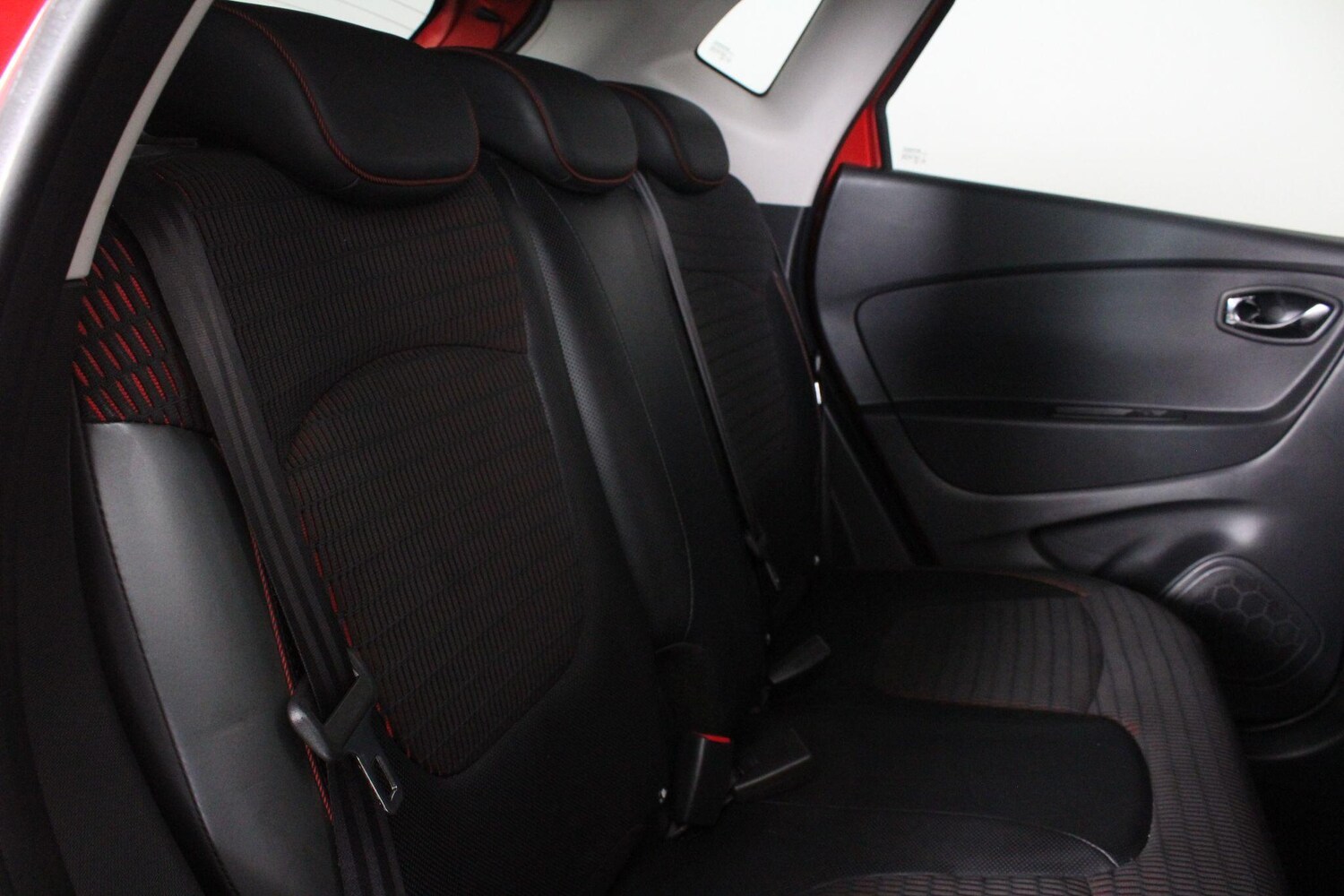 Used Renault Captur 2015 for sale - 76990705: Photo 66