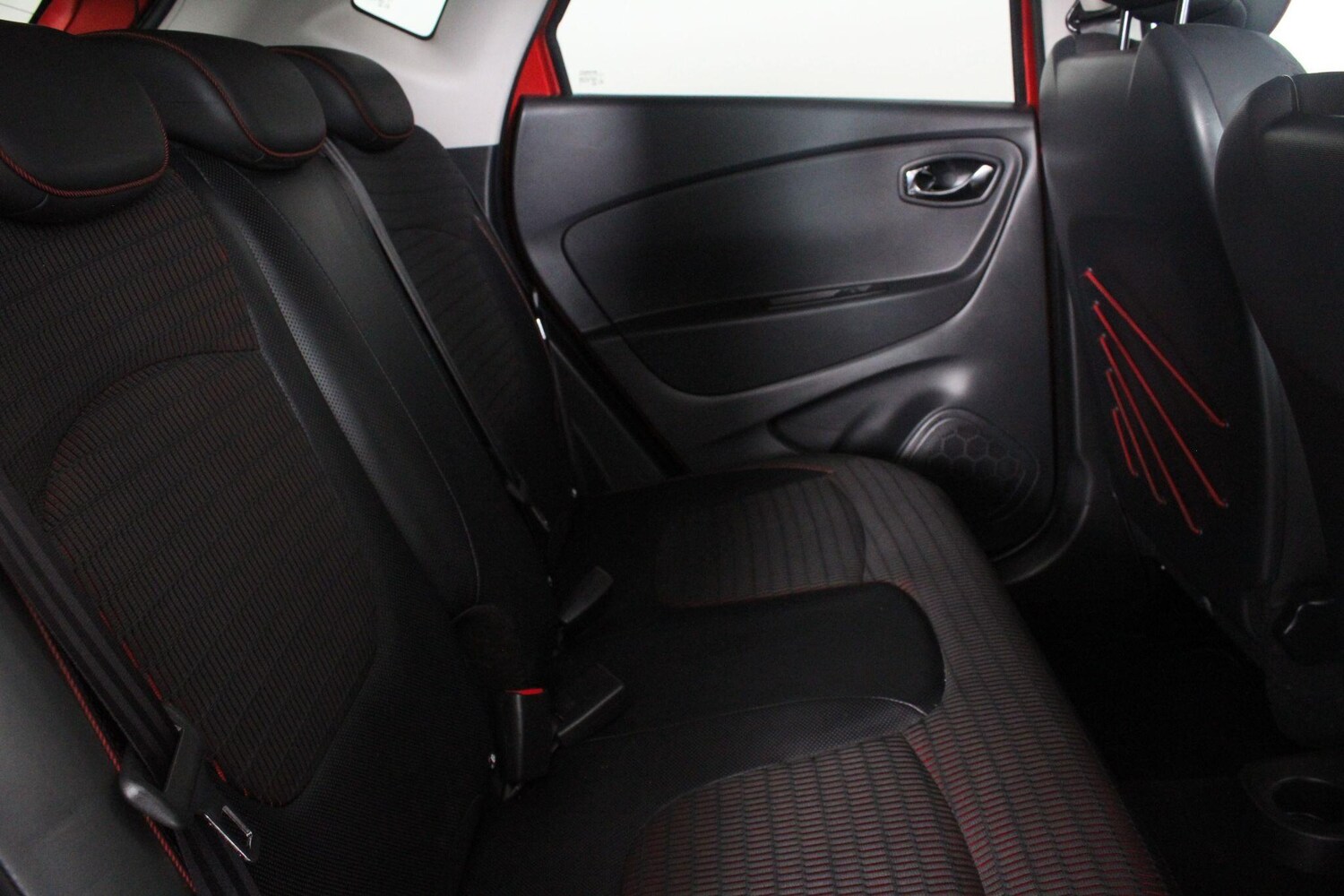 Used Renault Captur 2015 for sale - 76990705: Photo 67