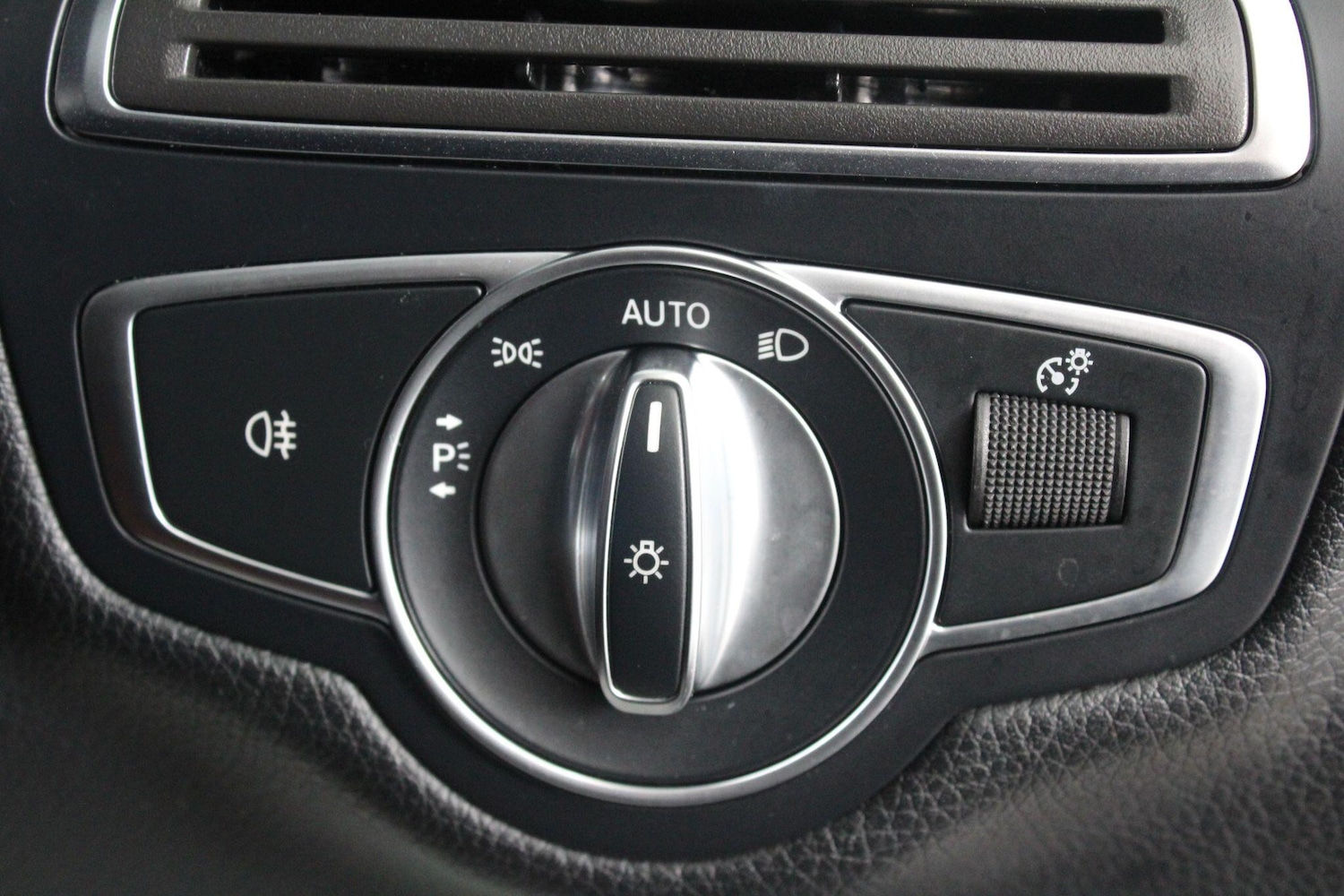 Used Mercedes-Benz C Class 2017 for sale - 77131625: Photo 35