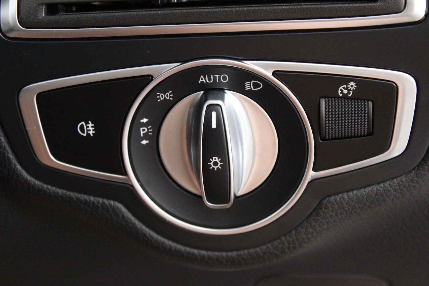 Used Mercedes-Benz C Class 2019 for sale - 76989932: Photo 68