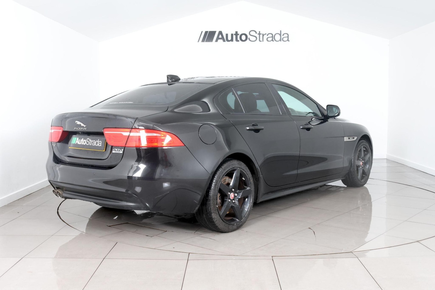 Used Jaguar XE for sale - 77279189: Photo 14