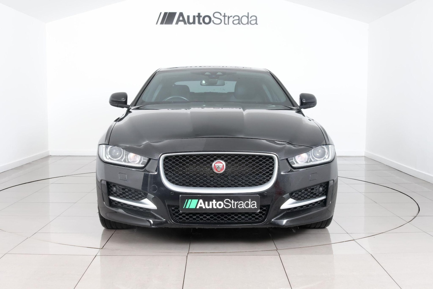 Used Jaguar XE for sale - 77279189: Photo 16
