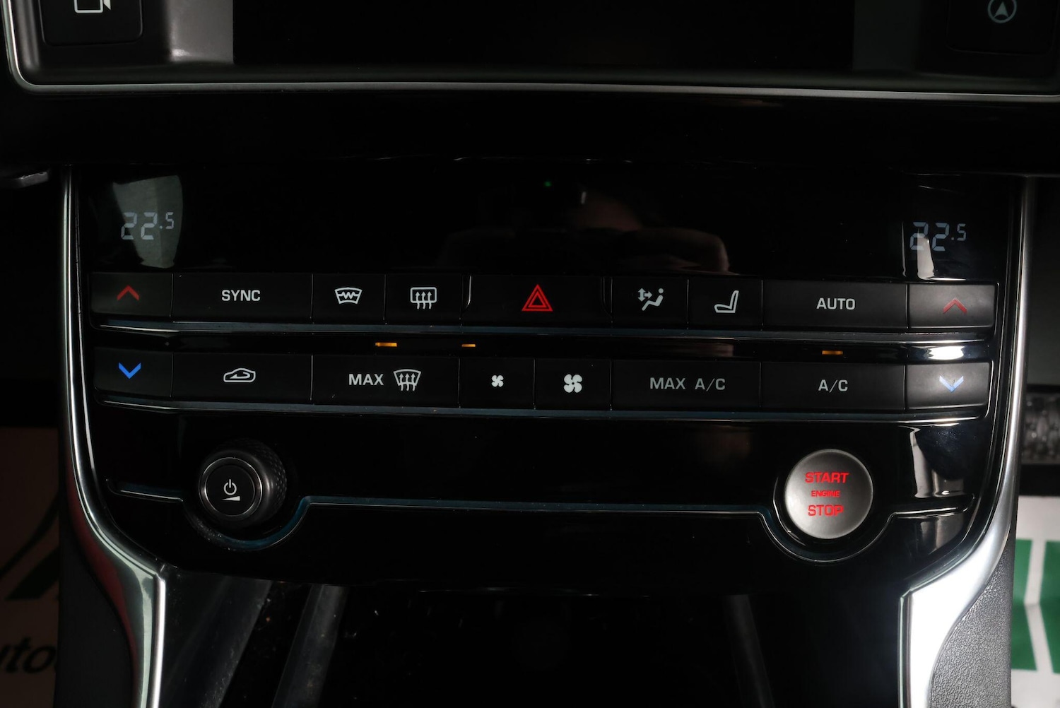 Used Jaguar XE for sale - 77279189: Photo 29