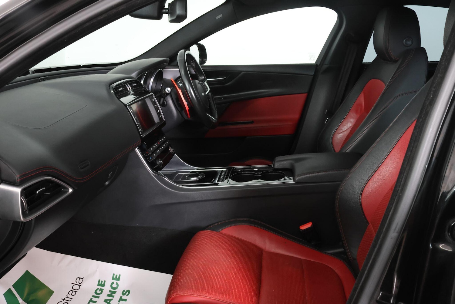 Used Jaguar XE for sale - 77279189: Photo 34