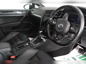 Used Volkswagen Golf 2018 for sale - 77598465: Photo