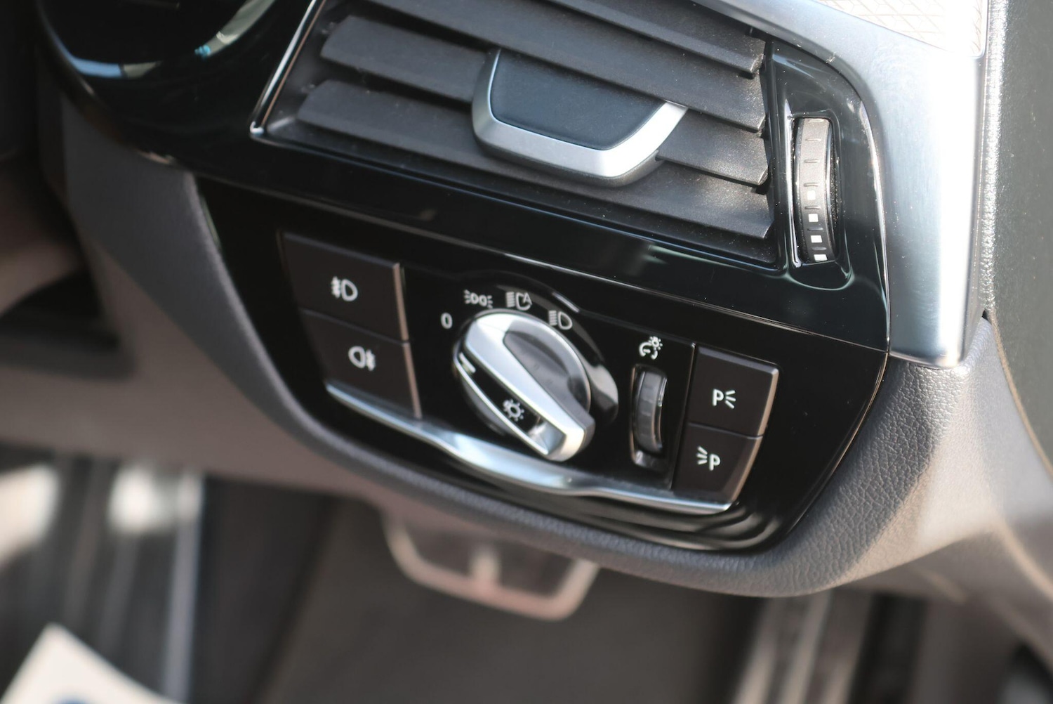 Used BMW 5 Series 2018 for sale - 78184395: Photo 37