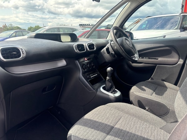 Used Citroen C3 Picasso 2016 for sale - 74733213: Photo 3