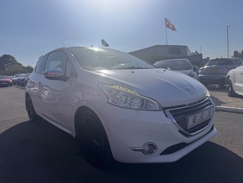 Used Peugeot 208 2012 for sale - 79473540: Photo