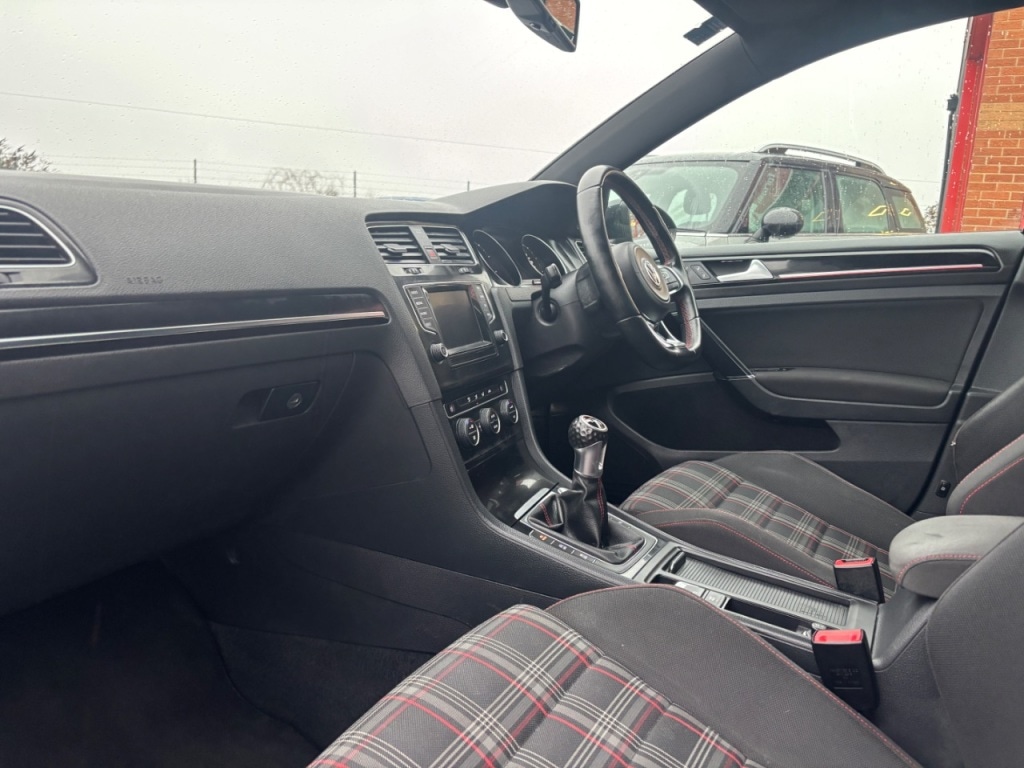 Used Volkswagen Golf 2014 for sale - 77249192: Photo 3